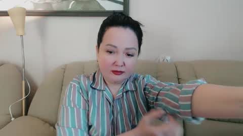 Snapshot of infinity_loveliness chatting on November 17, 2025, 8:42 am Infinity online show from November 17, 2025, 8:42 am