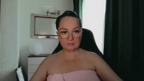 Snapshot of infinity_loveliness chatting on July 25, 2026, 8:34 am Infinity online show from July 25, 2026, 8:34 am