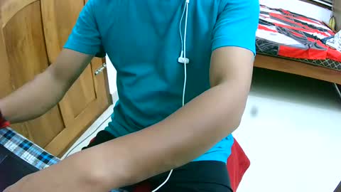 Inglorious Hairy Uncut online show from December 6, 2024, 6:39 pm