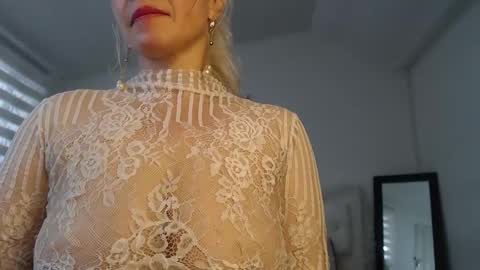 Snapshot of ingridbergman chatting on December 18, 2024, 3:11 pm online show from December 18, 2024, 3:11 pm