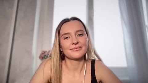 iniva05 online show from March 14, 2026, 12:32 pm