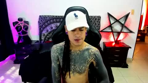 Snapshot of ink_u_buzz chatting on February 1, 2025, 3:39 pm Dani online show from February 1, 2025, 3:39 pm