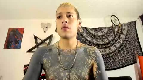 Snapshot of ink_u_buzz chatting on October 18, 2025, 2:40 pm Dani online show from October 18, 2025, 2:40 pm