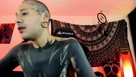 Snapshot of ink_u_buzz chatting on November 18, 2025, 11:59 pm Dani online show from November 18, 2025, 11:59 pm