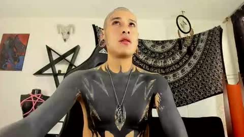 Snapshot of ink_u_buzz chatting on November 28, 2025, 8:00 pm Dani online show from November 28, 2025, 8:00 pm