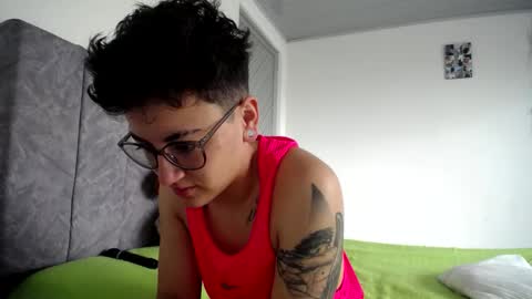 lyan onlyfans n linda online show from March 24, 2026, 3:50 pm