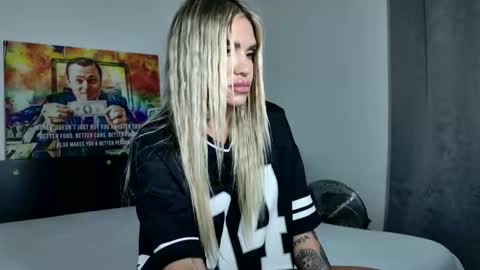 Snapshot of inna_sense chatting on October 22, 2025, 4:29 pm inna_sense online show from October 22, 2025, 4:29 pm