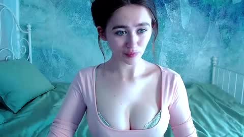 Lina online show from April 24, 2026, 1:35 pm