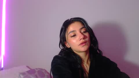 Abril online show from October 4, 2025, 2:31 am