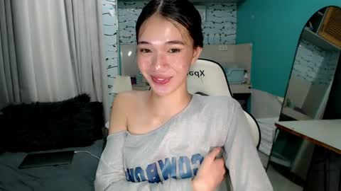 Snapshot of innocent_reign69 chatting on June 7, 2026, 1:48 pm Reign online show from June 7, 2026, 1:48 pm