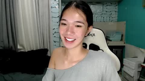 Snapshot of innocent_reign69 chatting on June 15, 2026, 9:28 pm Reign online show from June 15, 2026, 9:28 pm