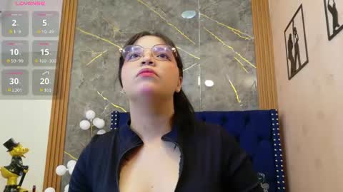 Snapshot of innocenthazel chatting on July 28, 2026, 2:51 am innocenthazel online show from July 28, 2026, 2:51 am