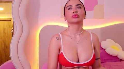 SELENA  online show from February 9, 2026, 1:04 pm