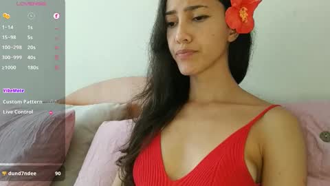 Laroa online show from September 25, 2025, 6:44 pm