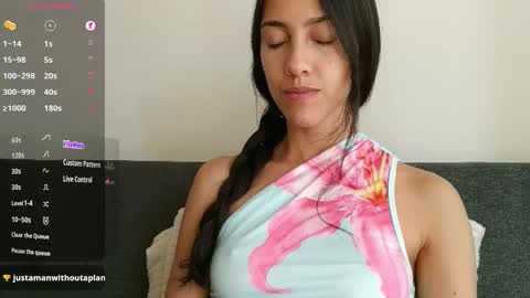 Laroa online show from October 24, 2025, 10:06 pm