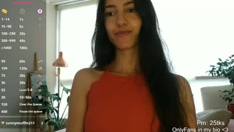 Laroa online show from May 6, 2026, 5:51 pm