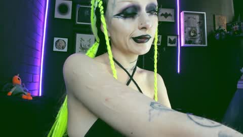   SANIA  online show from February 6, 2025, 6:24 pm