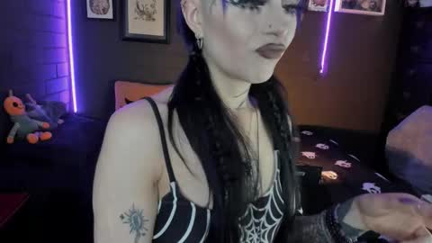   SANIA  online show from September 17, 2025, 5:14 pm