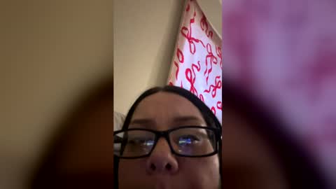 Snapshot of insatiable_____ chatting on June 16, 2026, 12:52 pm insatiable_____ online show from June 16, 2026, 12:52 pm