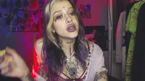 Snapshot of insunnity666 chatting on December 9, 2024, 10:09 pm Insunnity666 online show from December 9, 2024, 10:09 pm