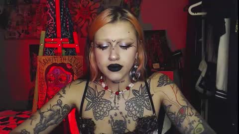 Snapshot of insunnity666 chatting on December 4, 2025, 8:17 pm Insunnity666 online show from December 4, 2025, 8:17 pm