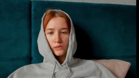 Snapshot of internetsexplorer chatting on November 14, 2025, 8:35 am Bernadette Join online show from November 14, 2025, 8:35 am