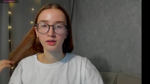 Snapshot of internetsexplorer chatting on December 17, 2025, 10:05 pm Bernadette Join online show from December 17, 2025, 10:05 pm