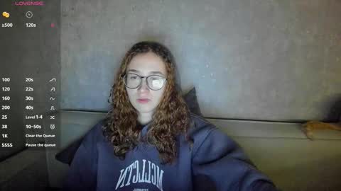 Snapshot of internetsexplorer chatting on February 1, 2026, 4:33 am Bernadette Join online show from February 1, 2026, 4:33 am