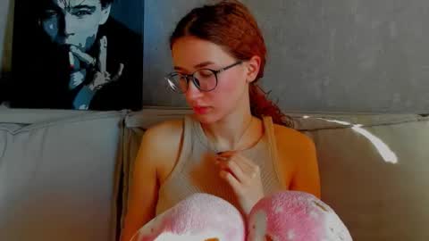 Snapshot of internetsexplorer chatting on March 22, 2026, 6:28 am Bernadette Join online show from March 22, 2026, 6:28 am