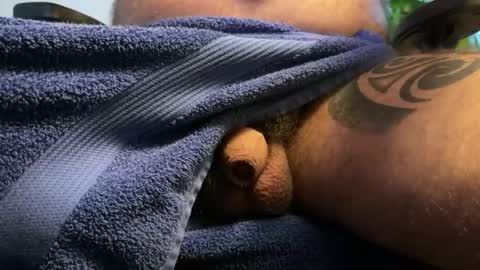 Snapshot of intressiert chatting on December 19, 2025, 8:32 am intressiert online show from December 19, 2025, 8:32 am