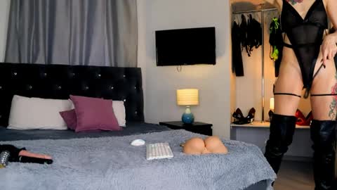 inviting_tina online show from May 2, 2026, 5:12 am