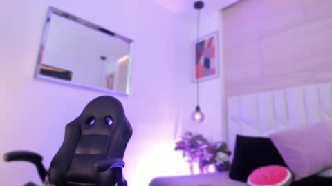 Snapshot of io_chie_ chatting on January 28, 2025, 4:18 am io_chie_ online show from January 28, 2025, 4:18 am