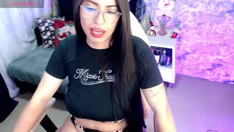 Snapshot of iriina_hotbusty chatting on December 19, 2025, 11:01 pm Irina online show from December 19, 2025, 11:01 pm