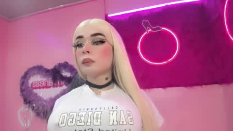 Snapshot of irina_lechera_ chatting on December 6, 2024, 12:02 am Irina online show from December 6, 2024, 12:02 am