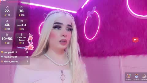 Snapshot of irina_lechera_ chatting on January 2, 2025, 10:44 pm Irina online show from January 2, 2025, 10:44 pm