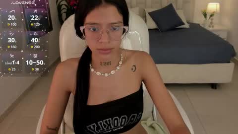 Snapshot of iris8_ chatting on November 27, 2025, 1:24 pm iris8_ online show from November 27, 2025, 1:24 pm