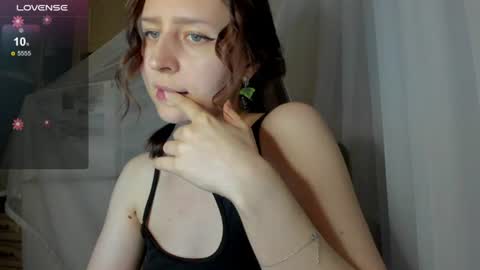 Snapshot of iris_crispy chatting on June 18, 2026, 8:46 pm Iris online show from June 18, 2026, 8:46 pm