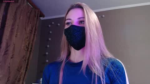 Snapshot of iris_lave chatting on October 31, 2025, 4:52 pm Lily online show from October 31, 2025, 4:52 pm