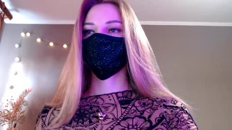 Lily online show from April 25, 2026, 3:31 pm