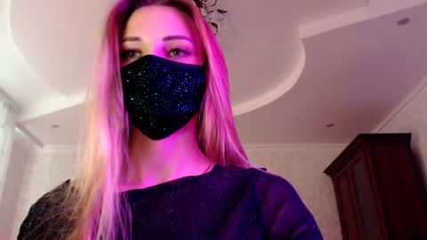 Snapshot of iris_lave chatting on June 19, 2026, 5:28 pm Lily online show from June 19, 2026, 5:28 pm
