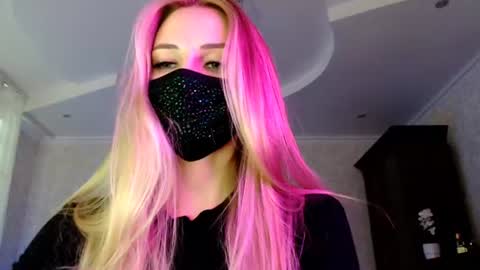 Snapshot of iris_lave chatting on July 21, 2026, 5:04 pm Lily online show from July 21, 2026, 5:04 pm