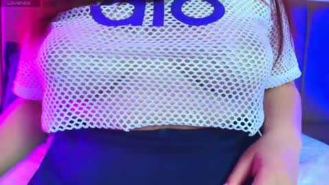 iris_roses online show from May 8, 2026, 7:52 pm
