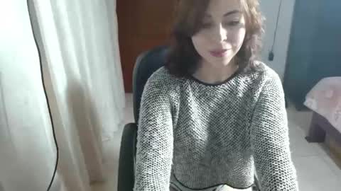 irisarellano_ online show from April 27, 2026, 1:09 pm