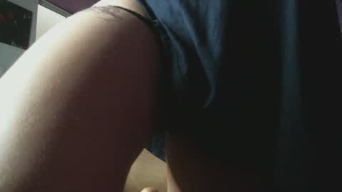 Snapshot of irisbell_ chatting on January 18, 2025, 1:40 pm Camilla online show from January 18, 2025, 1:40 pm