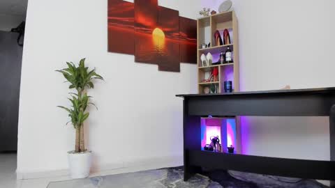 Iriss  online show from February 22, 2025, 4:40 pm