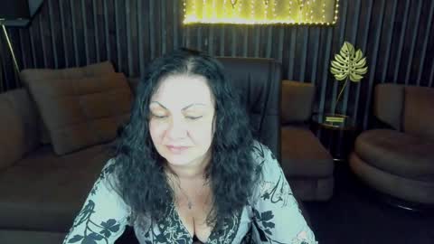 Snapshot of irissmoon1 chatting on April 17, 2026, 6:38 am Iris online show from April 17, 2026, 6:38 am