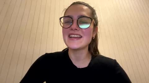 Snapshot of irisss31 chatting on January 16, 2025, 7:31 pm irisss31 online show from January 16, 2025, 7:31 pm