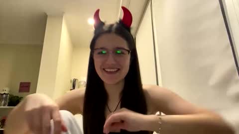 Snapshot of irisss31 chatting on May 8, 2026, 6:24 pm irisss31 online show from May 8, 2026, 6:24 pm