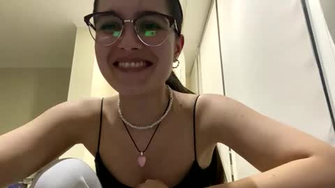 Snapshot of irisss31 chatting on May 25, 2026, 7:09 pm irisss31 online show from May 25, 2026, 7:09 pm