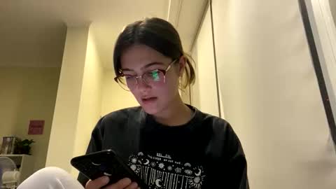 Snapshot of irisss31 chatting on May 26, 2026, 6:59 pm irisss31 online show from May 26, 2026, 6:59 pm